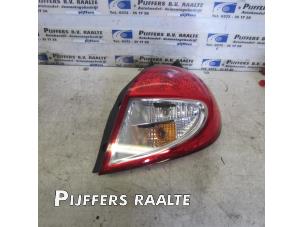 Used Taillight, right Renault Clio III (BR/CR) 1.5 dCi 105 FAP Price € 25,00 Margin scheme offered by Pijffers B.V. Raalte