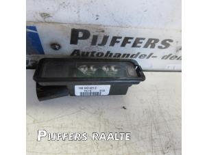 Używane Oswietlenie tablicy rejestracyjnej Volkswagen Golf VII (AUA) 2.0 GTD 16V Cena € 50,00 Procedura marży oferowane przez Pijffers B.V. Raalte