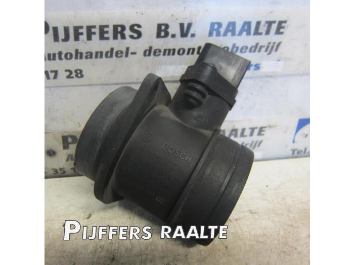 Gebrauchte Luftmassenmesser Volkswagen Multivan T5 (7E/7HC/7HF/7HM) 1.9 TDi Preis € 40,00 Margenregelung angeboten von Pijffers B.V. Raalte