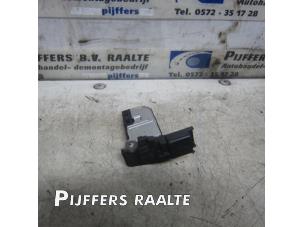 Usados Medidor de masa de aire Citroen DS3 (SA) 1.6 Blue Hdi 75 Precio € 35,00 Norma de margen ofrecido por Pijffers B.V. Raalte