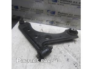 Usagé Bras de suspension avant droit Fiat Punto III (199) 1.3 JTD Multijet 85 16V Prix € 40,00 Règlement à la marge proposé par Pijffers B.V. Raalte