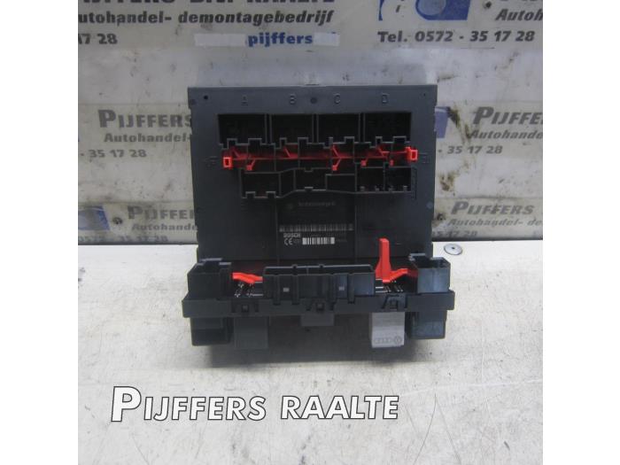 Used On-board computer Volkswagen Passat Variant (3C5) 1.9 TDI Price € 35,00 Margin scheme offered by Pijffers B.V. Raalte