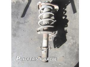 Used Fronts shock absorber, left Peugeot Expert (G9) 1.6 HDi 90 Price € 45,00 Margin scheme offered by Pijffers B.V. Raalte