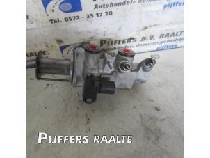 Usagé Cylindre de frein principal Volkswagen Golf VII (AUA) 2.0 TDI 16V Prix € 35,00 Règlement à la marge proposé par Pijffers B.V. Raalte