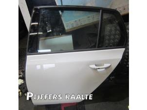 Używane Drzwi lewe tylne wersja 4-drzwiowa Volkswagen Golf VI (5K1) 1.2 TSI Cena € 100,00 Procedura marży oferowane przez Pijffers B.V. Raalte