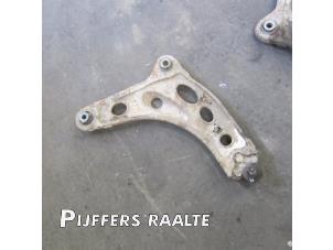Usagé Bras de suspension avant droit Opel Vivaro 2.0 CDTI Prix € 50,00 Règlement à la marge proposé par Pijffers B.V. Raalte