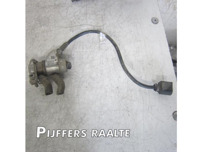 Usados Inyector Adblue Volkswagen Transporter T6 2.0 TDI DRF Precio € 125,00 Norma de margen ofrecido por Pijffers B.V. Raalte