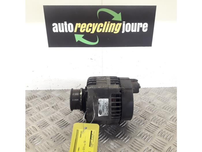 Gebrauchte Dynamo Alfa Romeo 146 (930B) 1.9 JTD Preis € 15,00 Margenregelung angeboten von Autorecycling Joure B.V.