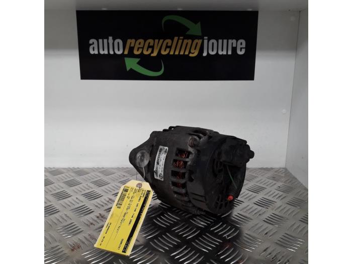 Gebrauchte Dynamo Alfa Romeo 146 (930B) 1.6 Twin Spark 16V Preis € 15,00 Margenregelung angeboten von Autorecycling Joure B.V.