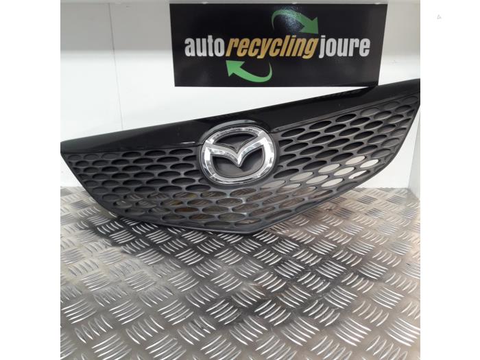Używane Grill Mazda 5 (CWA9) 2.0i 16V Cena € 35,00 Procedura marży oferowane przez Autorecycling Joure B.V.