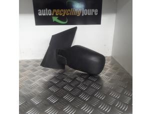 Used Wing mirror, left Ford Fiesta 5 (JD/JH) 1.4 16V Price € 25,00 Margin scheme offered by Autorecycling Joure B.V.