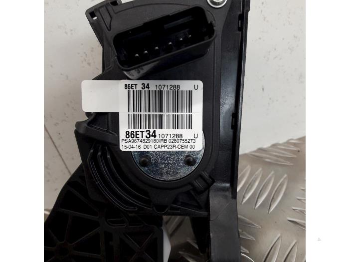 Czujnik polozenia pedalu gazu z Peugeot 308 (L3/L8/LB/LH/LP) 1.6 BlueHDi 120 2014