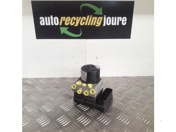 Usagé Pompe ABS Ford Focus 2 Wagon 1.8 TDCi 16V Prix € 29,99 Règlement à la marge proposé par Autorecycling Joure B.V.