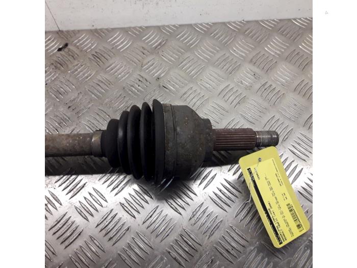 Front drive shaft, left from a Renault Trafic New (JL) 1.9 dCi 82 16V 2006