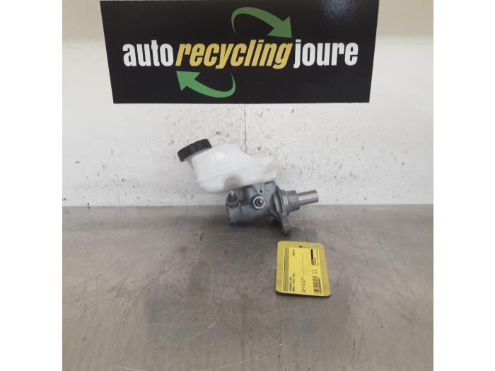 Used Master cylinder Renault Twingo III (AH) 1.0 SCe 70 12V Price € 29,99 Margin scheme offered by Autorecycling Joure B.V.