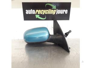 Used Wing mirror, right Opel Corsa C (F08/68) 1.2 16V Price € 20,00 Margin scheme offered by Autorecycling Joure B.V.