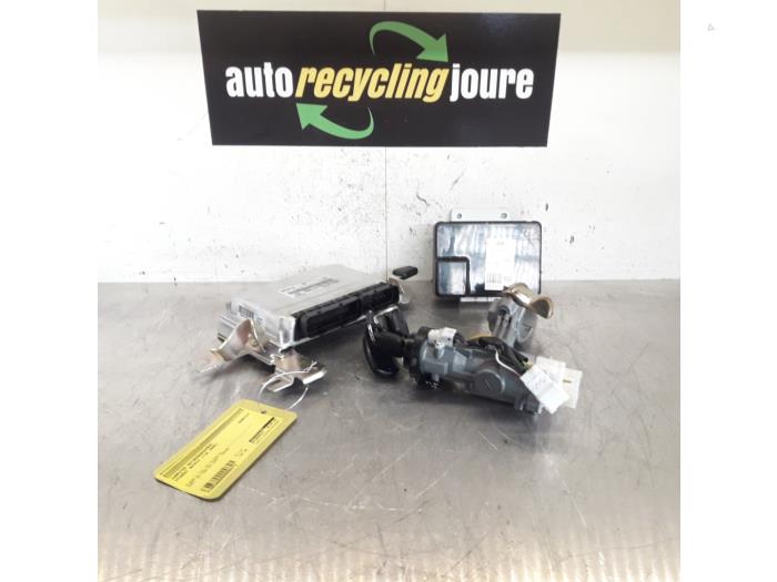 Used Engine management computer Hyundai Matrix 1.5 CRDi VGT 16V Price € 100,00 Margin scheme offered by Autorecycling Joure B.V.