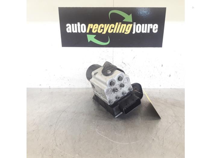 Usagé Bloc ABS Opel Vectra C Caravan 2.2 DIG 16V Prix € 29,99 Règlement à la marge proposé par Autorecycling Joure B.V.