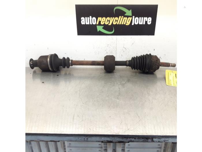 Front drive shaft, right from a Renault Clio II Societe (SB) 1.5 dCi 65 2002