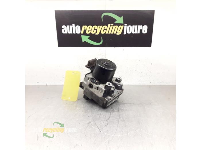 Begagnade ABS-pump Chevrolet Evanda 2.0 16V Pris € 29,99 Marginaltabell erbjuds av Autorecycling Joure B.V.