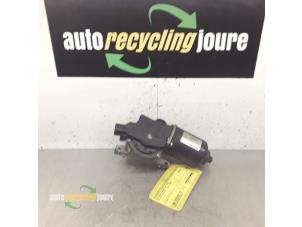 Used Front wiper motor Toyota Avensis (T25/B1B) 2.0 16V D-4D 115 Price € 25,00 Margin scheme offered by Autorecycling Joure B.V.