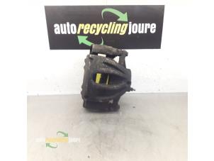 Used Front brake calliper, right Toyota Avensis (T25/B1B) 2.0 16V D-4D 115 Price € 35,00 Margin scheme offered by Autorecycling Joure B.V.