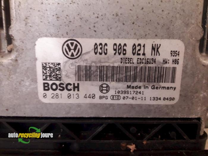 Engine management computer from a Volkswagen Passat Variant (3C5) 2.0 TDI 140 2007