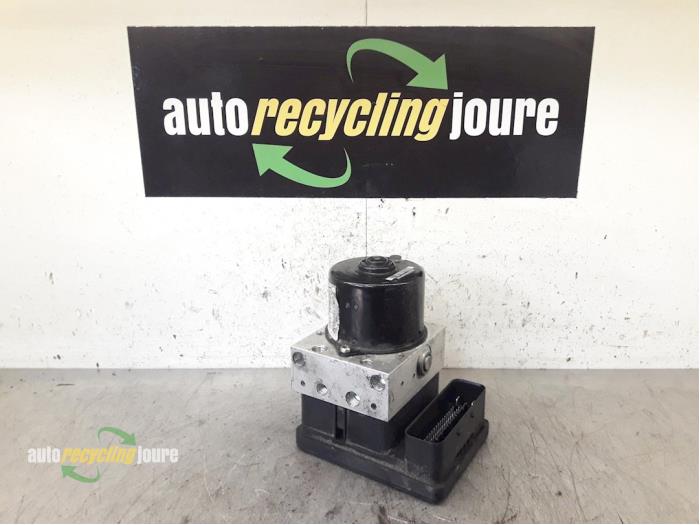 Begagnade ABS-pump Ford Focus 2 Wagon 1.6 TDCi 16V 110 Pris € 29,99 Marginaltabell erbjuds av Autorecycling Joure B.V.