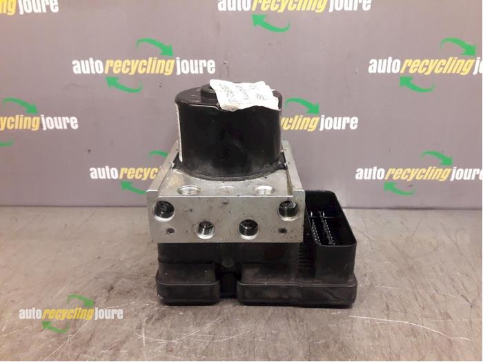 Begagnade ABS-pump Ford Focus 2 Wagon 2.0 16V Pris € 29,99 Marginaltabell erbjuds av Autorecycling Joure B.V.