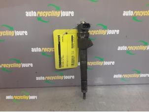 Used Injector (diesel) Opel Astra J Sports Tourer (PD8/PE8/PF8) 2.0 CDTI 16V 165 Price € 75,00 Margin scheme offered by Autorecycling Joure B.V.