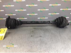 Used Front drive shaft, right Volkswagen Passat Variant (3B6) 1.9 TDI 100 Price € 50,00 Margin scheme offered by Autorecycling Joure B.V.