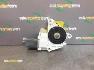 Used Door window motor Mercedes R (W251) 3.5 350 V6 24V 4-Matic Price € 30,00 Margin scheme offered by Autorecycling Joure B.V.