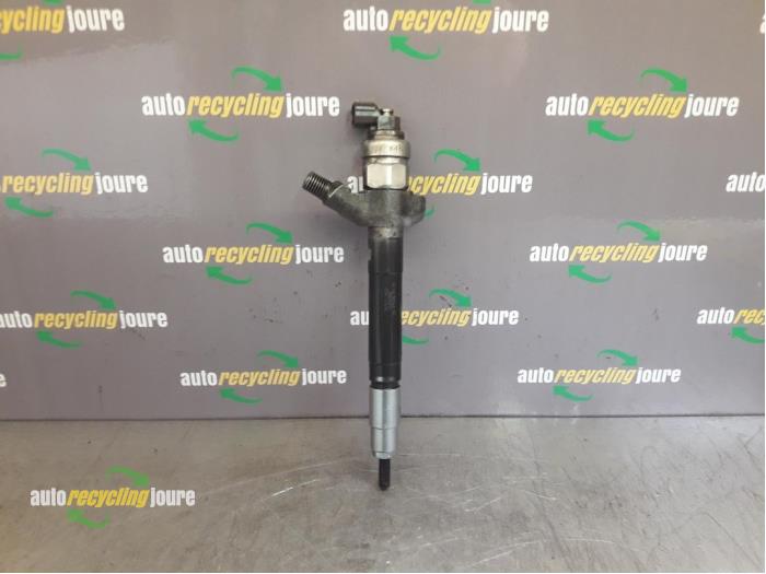 Injector (diesel) from a Ford Transit 2.2 TDCi 16V 2008