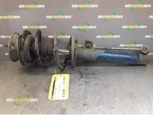 Used Front shock absorber rod, right BMW 3 serie (E46/4) 318i Price € 40,00 Margin scheme offered by Autorecycling Joure B.V.