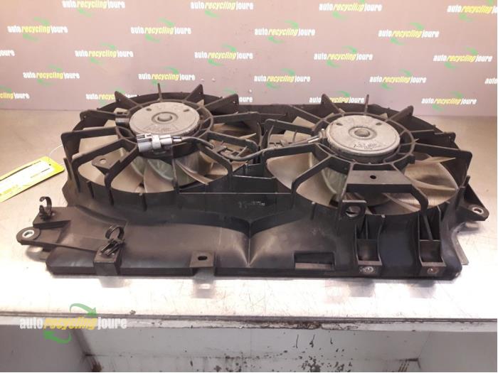 Cooling fans from a Lexus IS (E2) 220d 16V 2008
