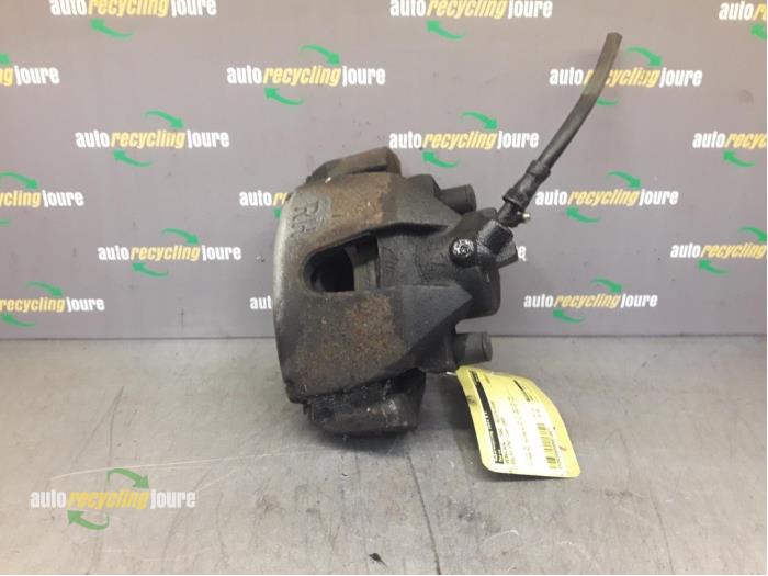 Gebrauchte Bremszange rechts vorne Volvo V50 (MW) 1.6 D 16V Preis € 17,50 Margenregelung angeboten von Autorecycling Joure B.V.