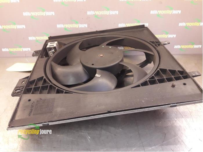 Cooling fans from a Peugeot 207/207+ (WA/WC/WM) 1.4 HDi 2006