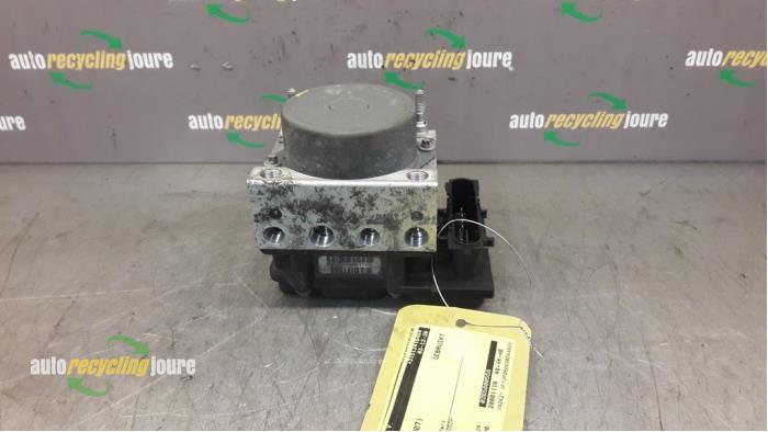Usagé Pompe ABS Renault Modus/Grand Modus (JP) 1.6 16V Prix € 29,99 Règlement à la marge proposé par Autorecycling Joure B.V.