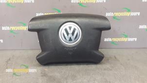 Usagé Airbag gauche (volant) Volkswagen Transporter T5 1.9 TDi Prix € 75,00 Règlement à la marge proposé par Autorecycling Joure B.V.