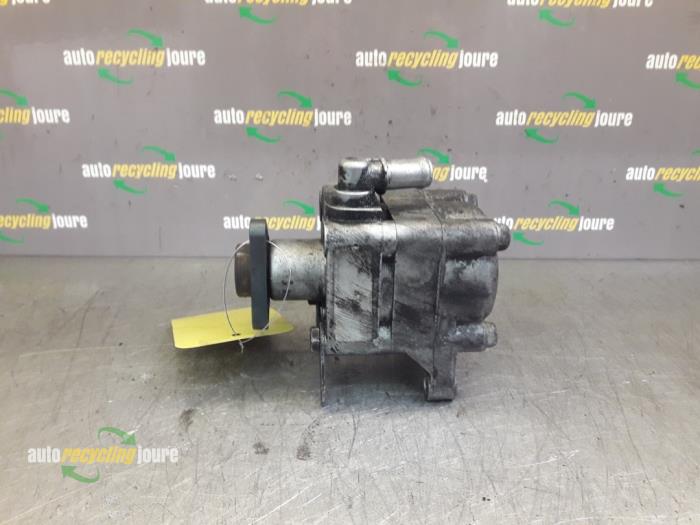 Power steering pump from a BMW 3 serie Touring (E46/3) 318i 2000