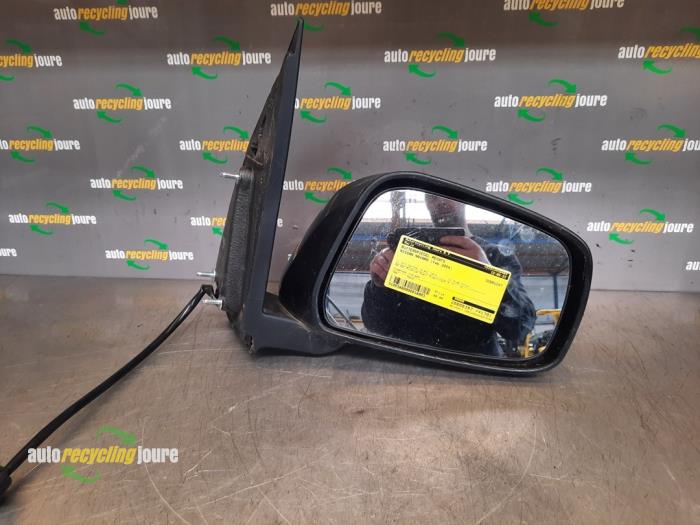 Wing mirror, right from a Nissan Navara (D40) 2.5 dCi 16V 4x4 2008