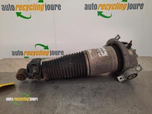 Used Rear shock absorber rod, left Audi Q7 (4LB) 3.0 TDI V6 24V Price € 125,00 Margin scheme offered by Autorecycling Joure B.V.
