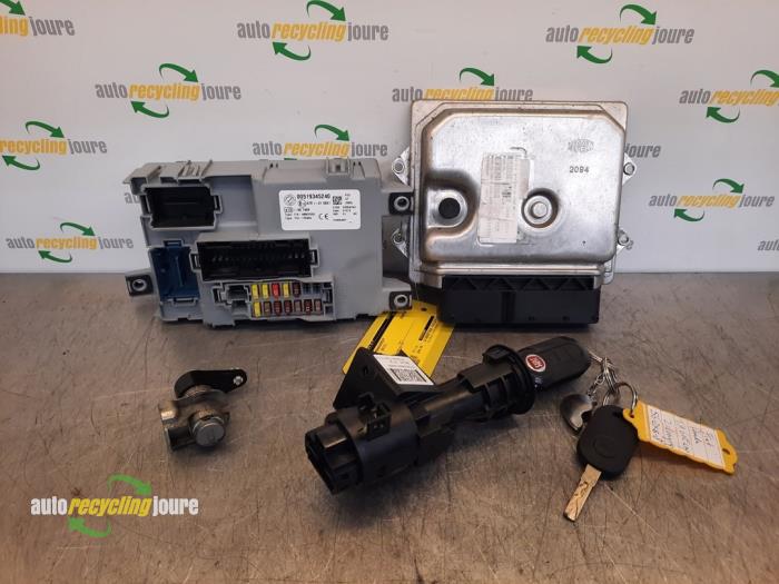 Used Engine management computer Fiat Panda (312) 0.9 TwinAir 65 Price € 149,99 Margin scheme offered by Autorecycling Joure B.V.