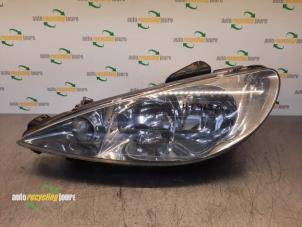 Used Headlight, left Peugeot 206 (2A/C/H/J/S) 1.4 16V Price € 35,00 Margin scheme offered by Autorecycling Joure B.V.