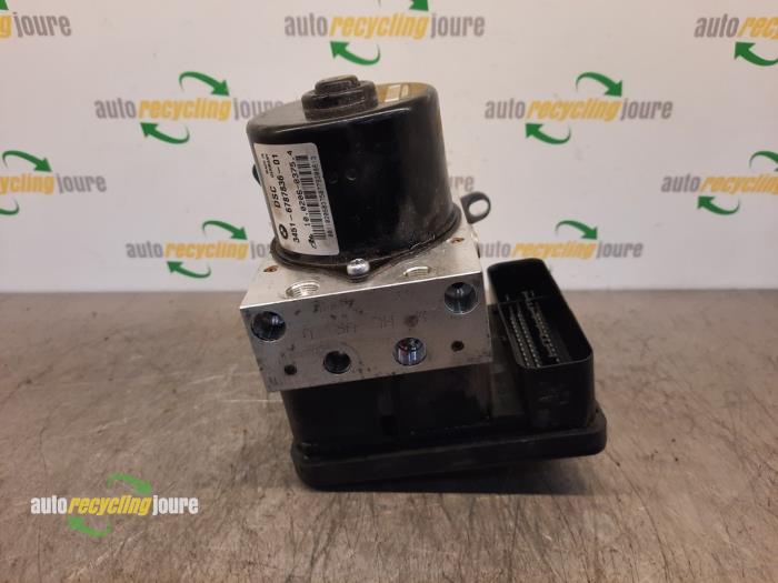 ABS pump from a BMW 1 serie (E87/87N) 116i 1.6 16V 2009