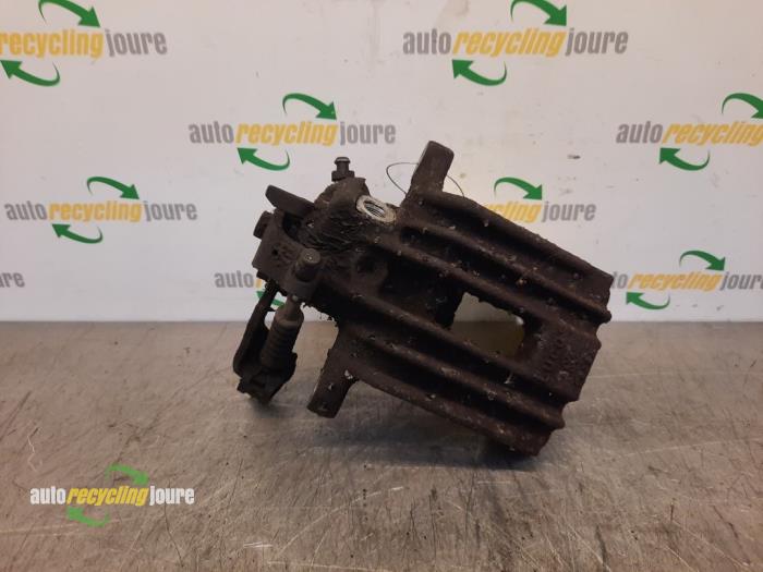 Gebrauchte Bremszange links hinten Volkswagen Bora (1J2) 1.9 TDI 110 Preis € 17,50 Margenregelung angeboten von Autorecycling Joure B.V.