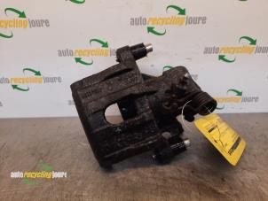 Used Rear brake calliper, right Volvo V40 (MV) 1.6 D2 Price € 40,00 Margin scheme offered by Autorecycling Joure B.V.
