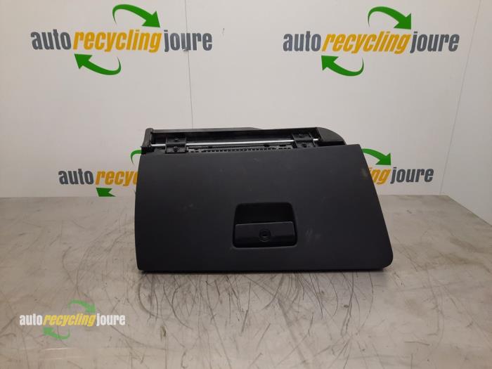 Glovebox from a BMW 3 serie Touring (E91) 318d 16V 2008