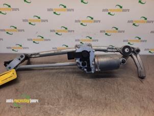 Used Wiper motor + mechanism BMW 3 serie Touring (E91) 318d 16V Price € 35,00 Margin scheme offered by Autorecycling Joure B.V.