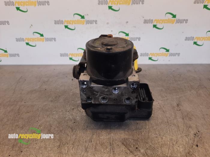 Używane Pompa ABS Chevrolet Kalos (SF48) 1.2 Cena € 49,99 Procedura marży oferowane przez Autorecycling Joure B.V.